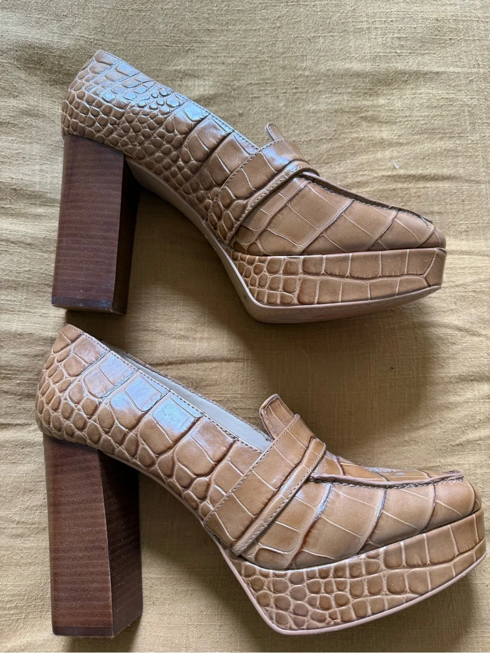 Vince Camuto Women’s Tan Croc-Embossed Platform Heels